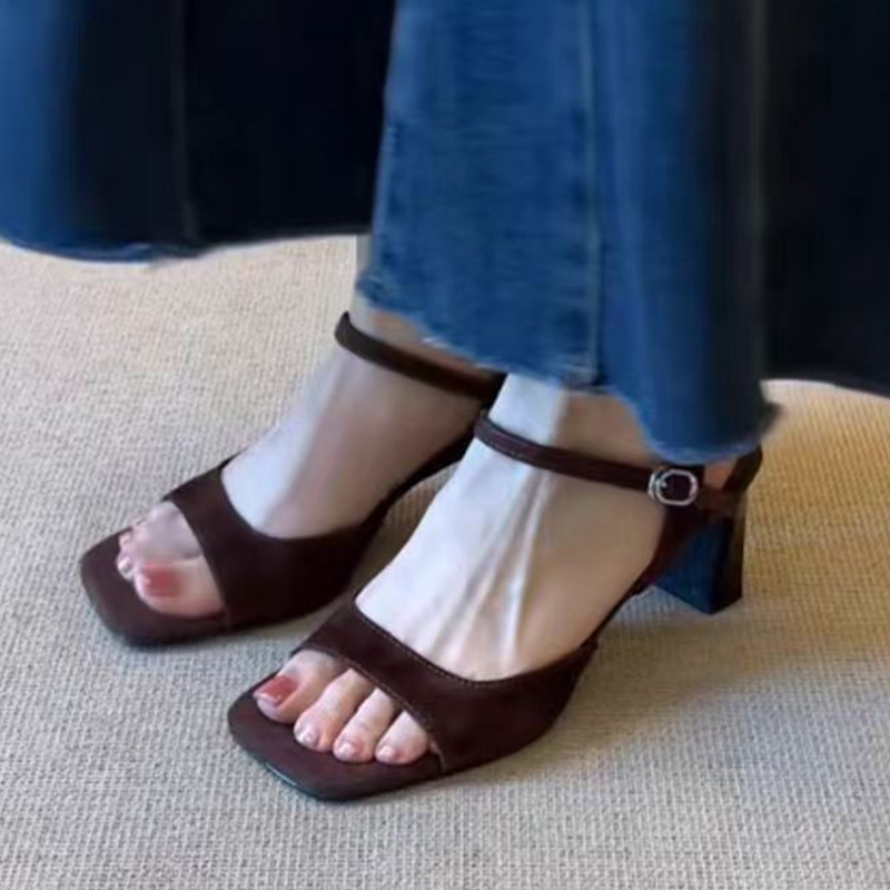 Women Fashion Trend 2026 - Женские сандалии на высоком каблуке, модные