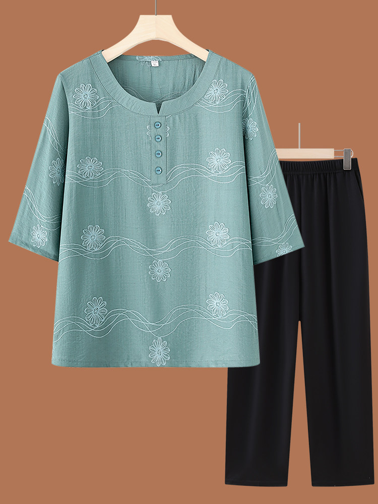 Women Fashion Over 60 - Модный комплект из хлопка и льна: